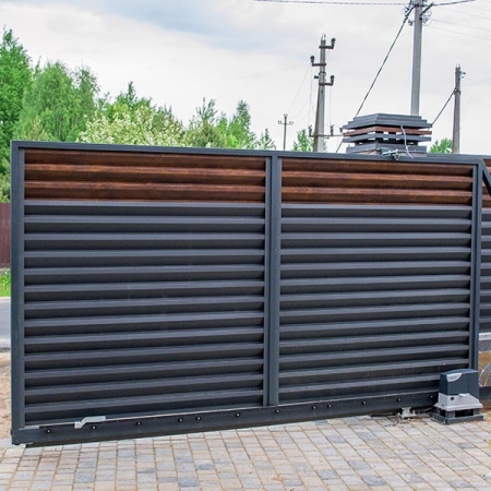 Реальные фотографии забора жалюзи с объекта д. Задомля