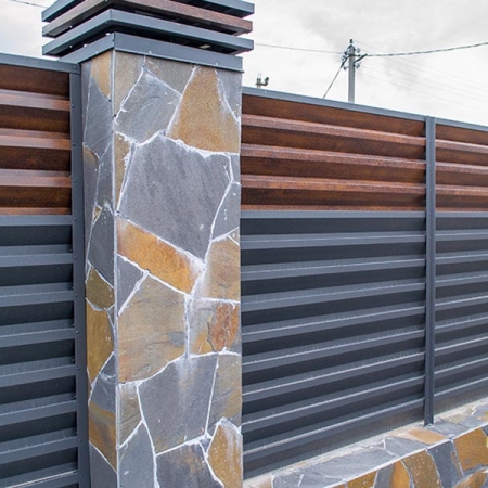 Реальные фотографии забора жалюзи с объекта д. Задомля