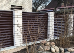 Реальные фотографии забора жалюзи с объекта Минск