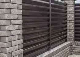 Реальные фотографии забора жалюзи с объекта аг. Хожово