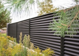 Реальные фотографии забора жалюзи с объекта д. Сосновое