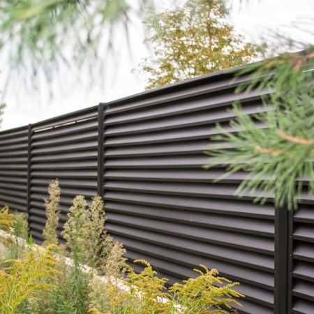 Реальные фотографии забора жалюзи с объекта д. Сосновое