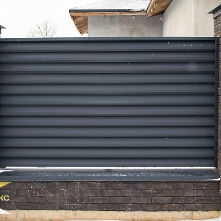 Реальные фотографии забора жалюзи с объекта с.т. Лесное 90