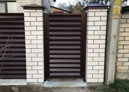 Реальные фотографии забора жалюзи с объекта Минск