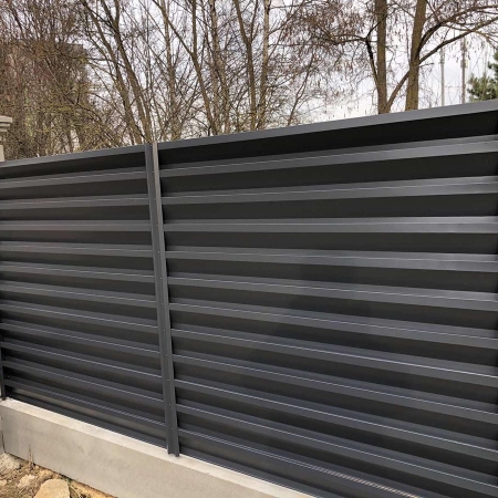 Реальные фотографии забора жалюзи с объекта Сенница