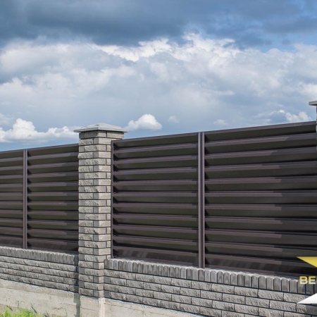 Реальные фотографии забора жалюзи с объекта аг. Хожово