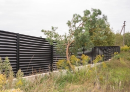 Реальные фотографии забора жалюзи с объекта д. Сосновое