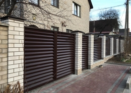 Реальные фотографии забора жалюзи с объекта Минск