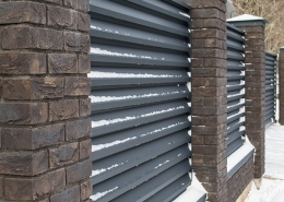 Реальные фотографии забора жалюзи с объекта с.т. Лесное 90