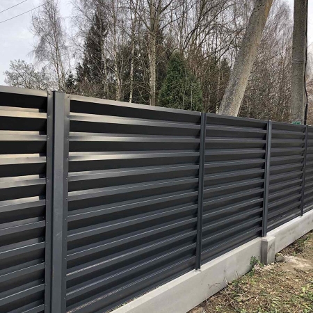 Реальные фотографии забора жалюзи с объекта Сенница