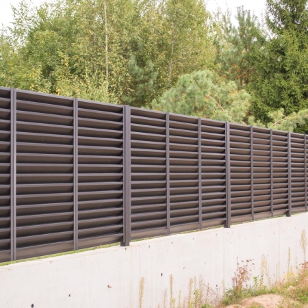 Реальные фотографии забора жалюзи с объекта д. Сосновое