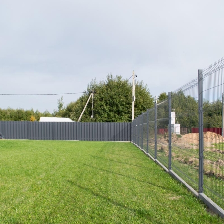 Реальные фотографии евроштакетника с объекта СТ На Птичи