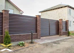 Реальные фотографии забора жалюзи с объекта г. Борисов