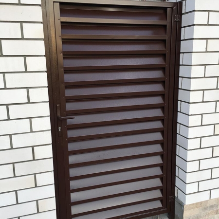 Реальные фотографии забора жалюзи с объекта Минск