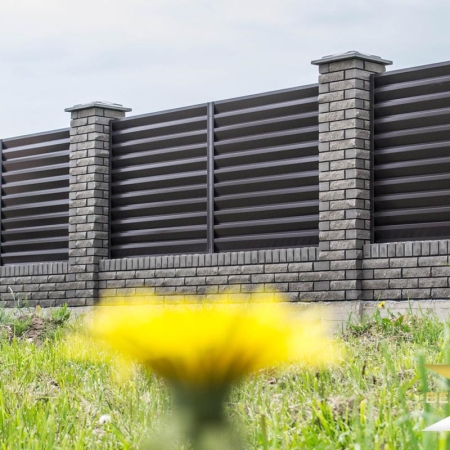 Реальные фотографии забора жалюзи с объекта аг. Хожово
