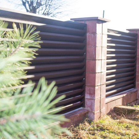 Реальные фотографии забора жалюзи с объекта Минск