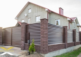 Реальные фотографии забора жалюзи с объекта г. Борисов