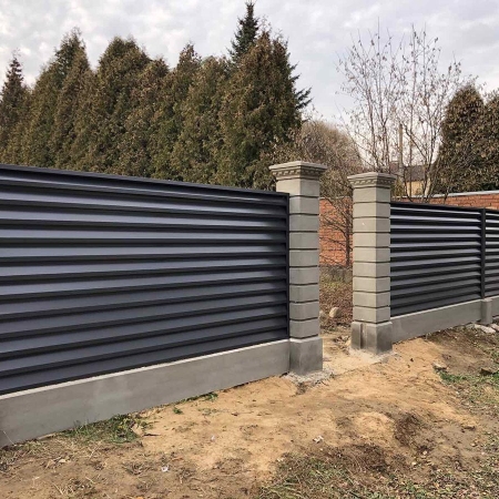 Реальные фотографии забора жалюзи с объекта Сенница