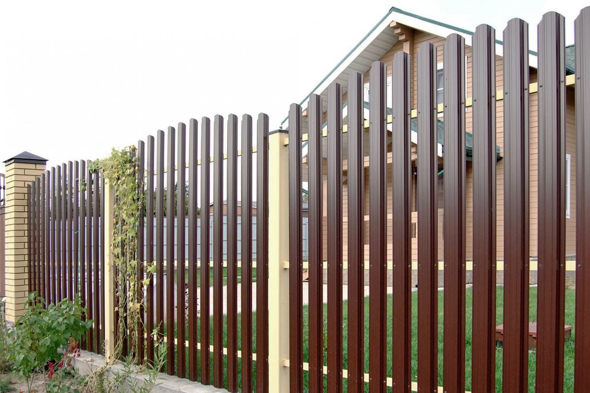 8-1 Купить металлический забор из евроштакетника в Минске