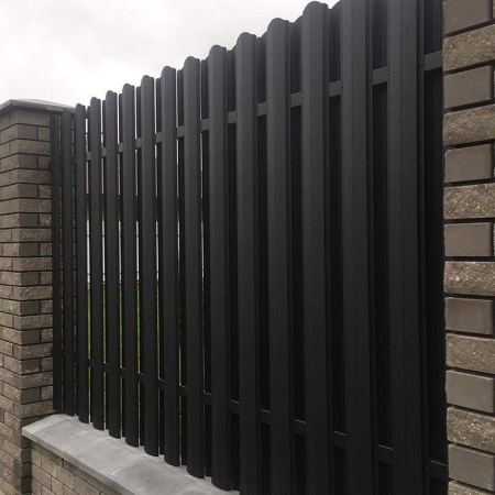 Реальные фотографии евроштакетника с объекта д. Слободка