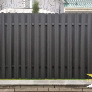 Реальные фотографии евроштакетника с объекта д. Слободка