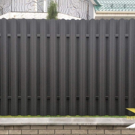 Реальные фотографии евроштакетника с объекта д. Слободка