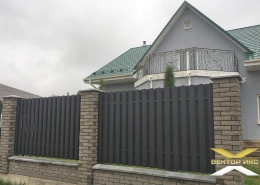 Реальные фотографии евроштакетника с объекта д. Слободка