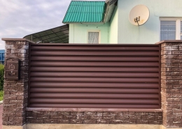 Реальные фотографии забора жалюзи с объекта Несвиж