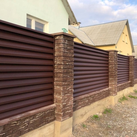 Реальные фотографии забора жалюзи с объекта Несвиж