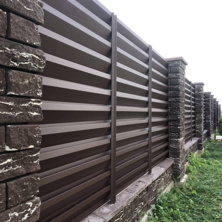 Реальные фотографии забора жалюзи с объекта Несвиж