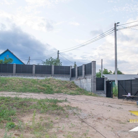 Реальные фотографии забора жалюзи с объекта пос. Ратомка