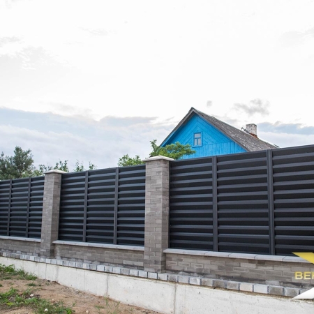 Реальные фотографии забора жалюзи с объекта пос. Ратомка