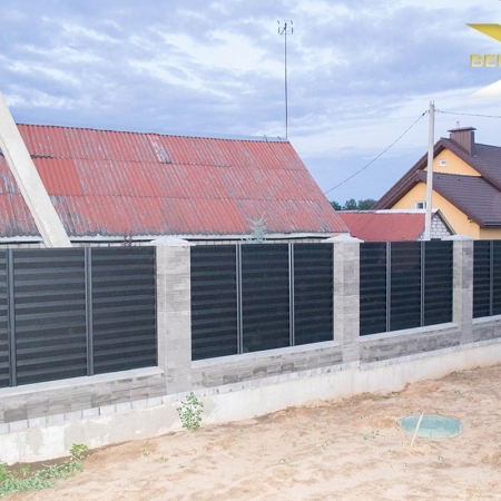 Реальные фотографии забора жалюзи с объекта пос. Ратомка