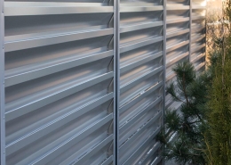 Реальные фотографии забора жалюзи с объекта с.т. Озеро