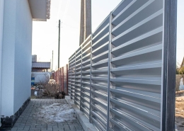 Реальные фотографии забора жалюзи с объекта с.т. Озеро