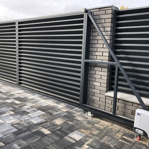 Живые фотографии забора жалюзи с объекта а.г. Колодищи