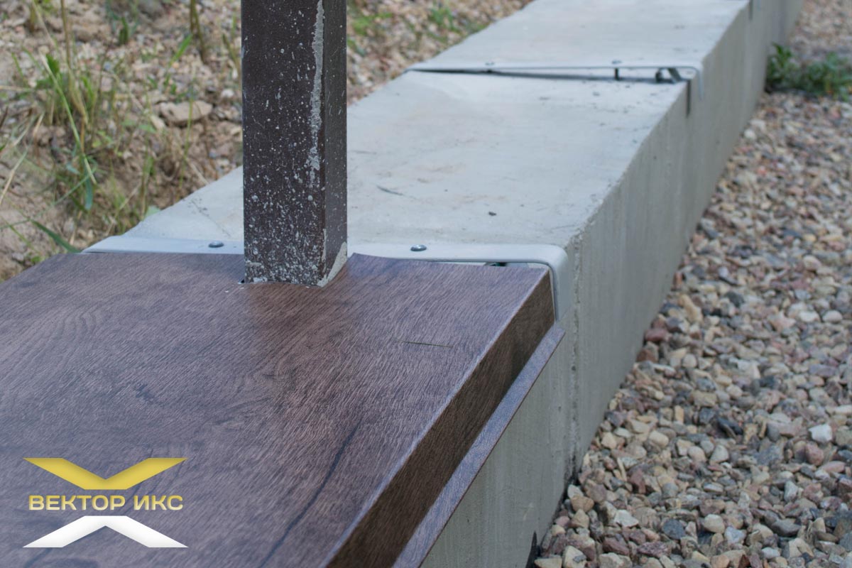 парапеты и костыли Купить комплектующие для забора из профнастила в Минске