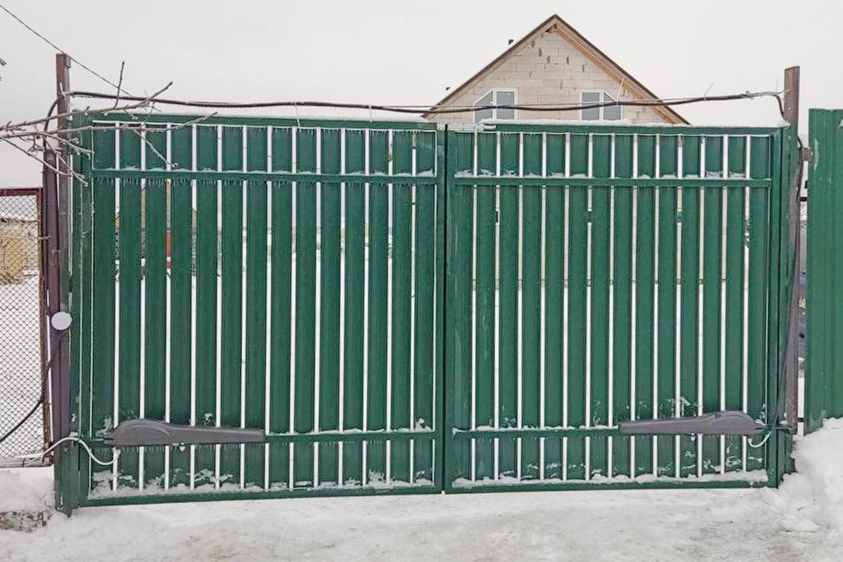 Изготовление металлических ворот въездных в Минске. Монтаж