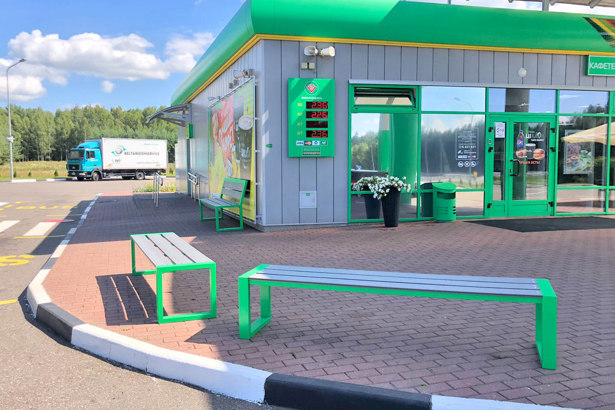 Купить металлические скамейки и лавки из ДПК доски в Минске