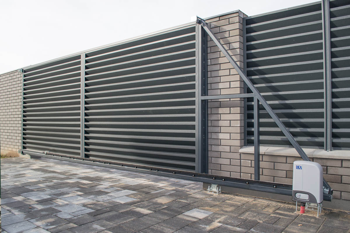 Изготовление металлических ворот въездных в Минске. Монтаж