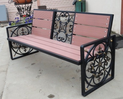 Купить металлические скамейки и лавки из ДПК доски в Минске